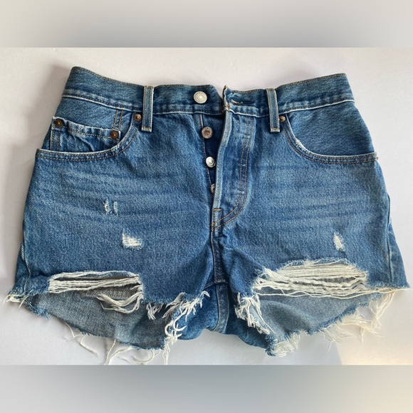Levi’s 501 Denim Light Short - Picture 4 of 10
